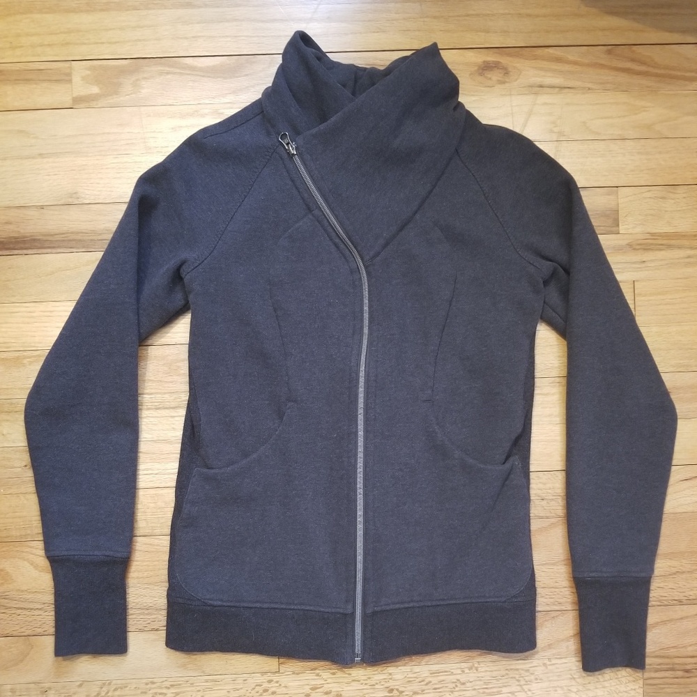 Lululemon Cozy Cuddle Up Jacket size 8